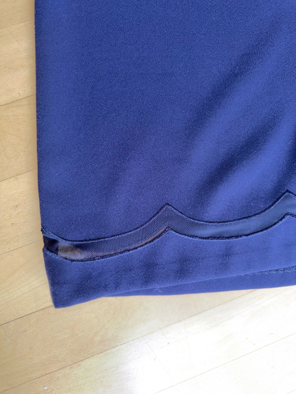 TAHARI Navy mesh panel sleeve dress, 6P, GL1368 - Picture 3 of 5